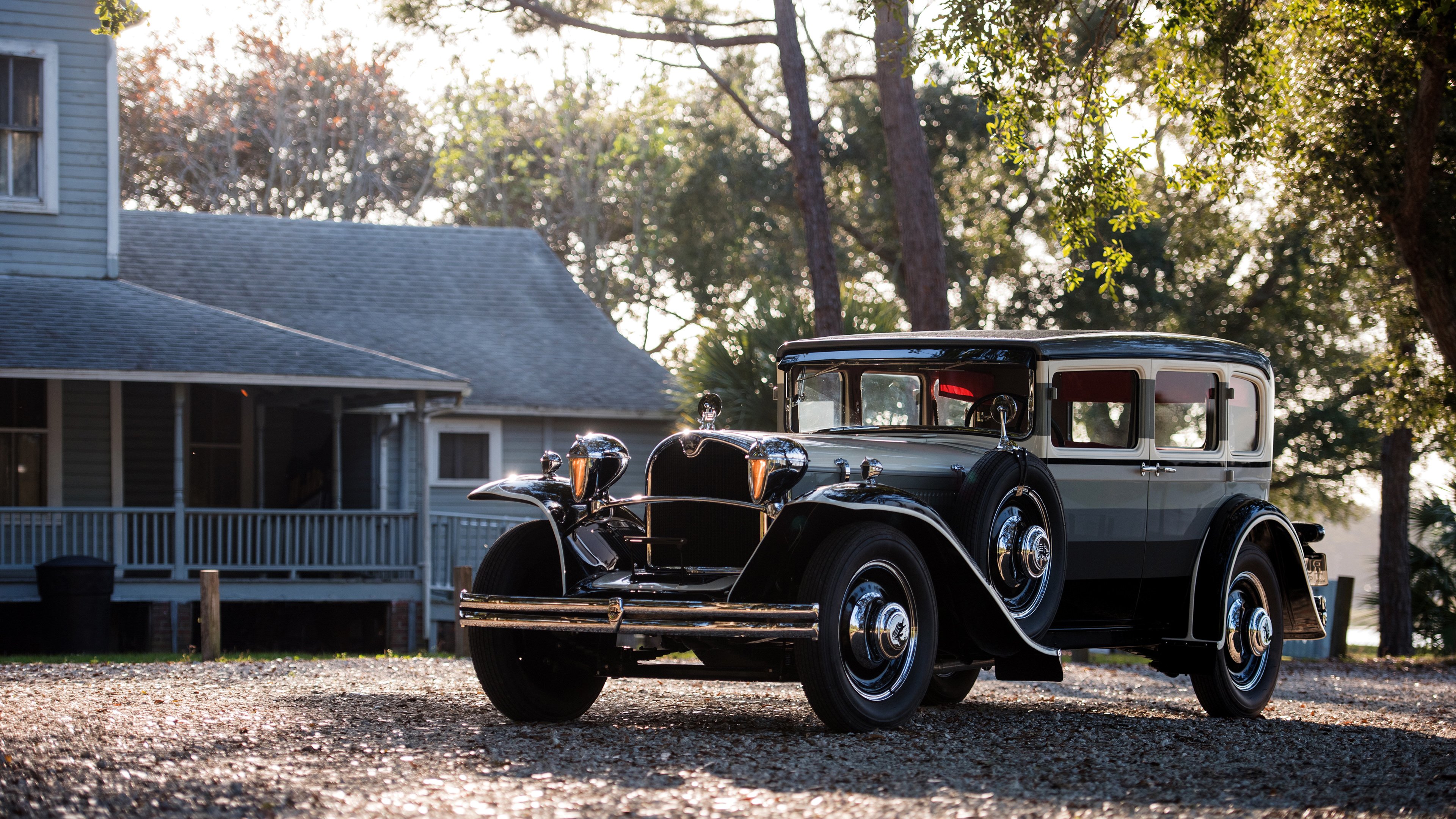 拜仁宽路打法，传中频繁造成巨大破坏，拜仁边路